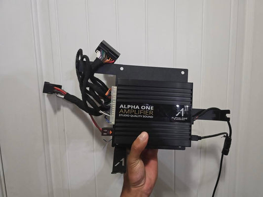 BMW ALPHA ONE UP10 AMPLIFIER