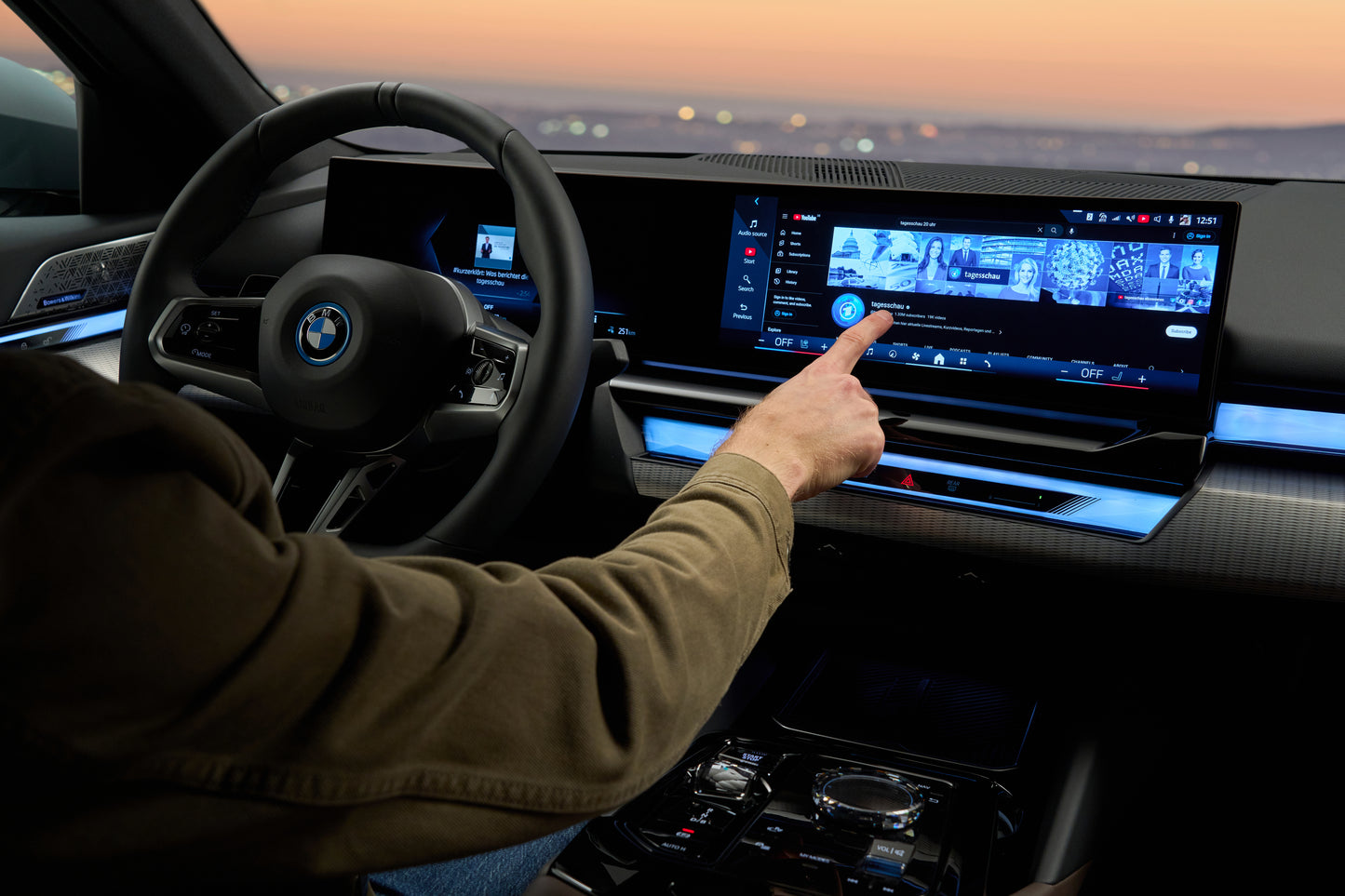 BMW IDRIVE 7, 8 & 8.5 YOUTUBE & NETFLIX